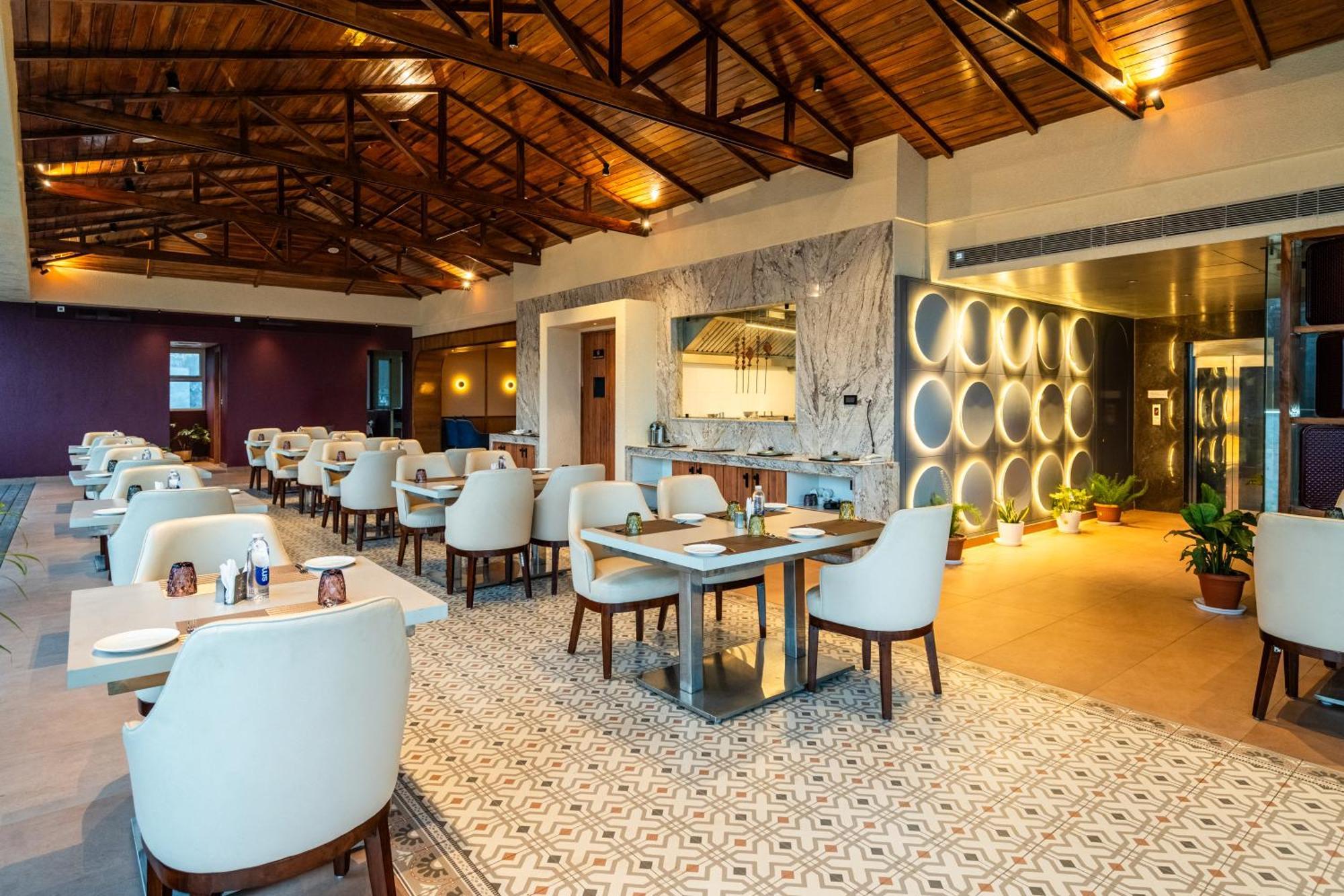 The White Rock Inn & Dine Shillong Ngoại thất bức ảnh